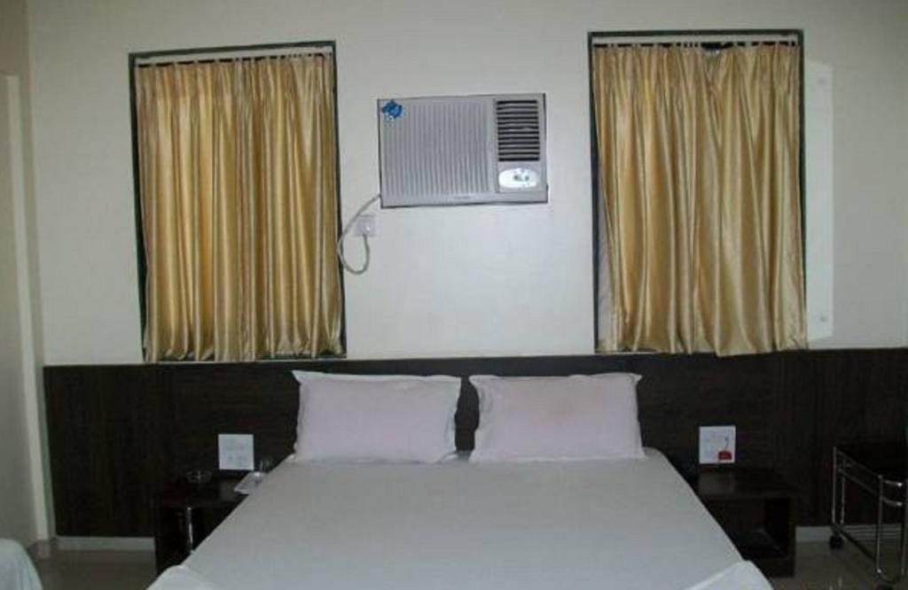 Hotel Jalaja Heritage Thane Exterior photo